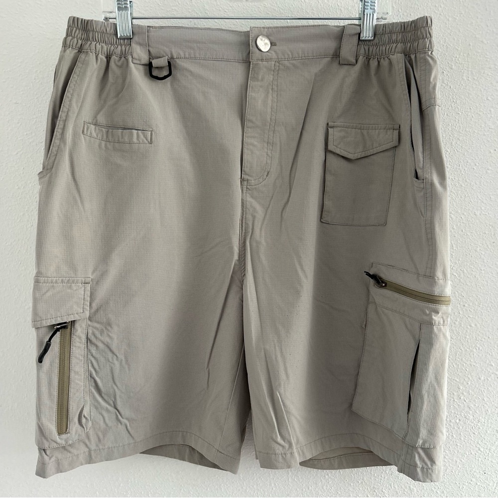 Men's Gray Utility Cargo Shorts with Multiple Pockets Size XL